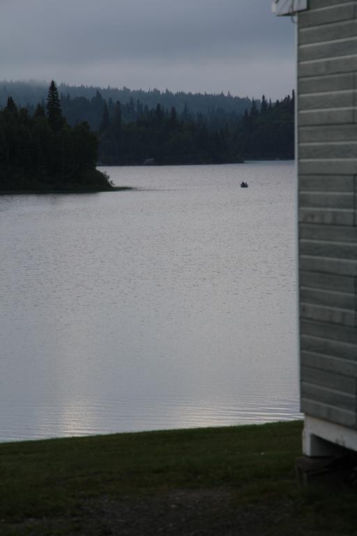 Catfish Lakefront Cabins & Campground Wawa Exterior foto