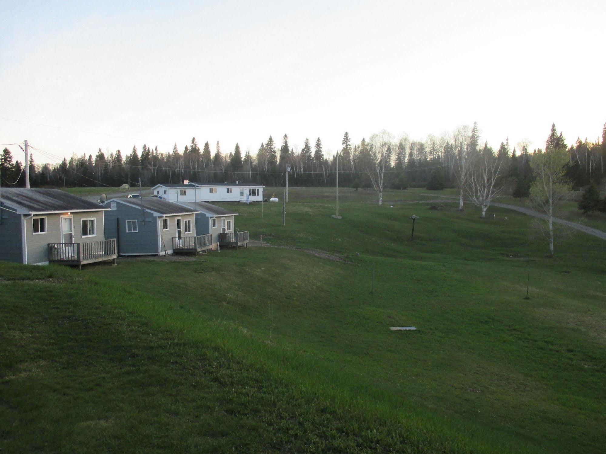 Catfish Lakefront Cabins & Campground Wawa Exterior foto